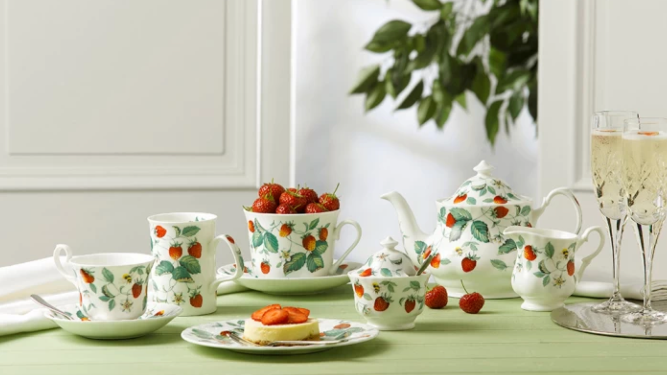 Alpine Strawberry Tea Cup & Saucer (Box of 6)